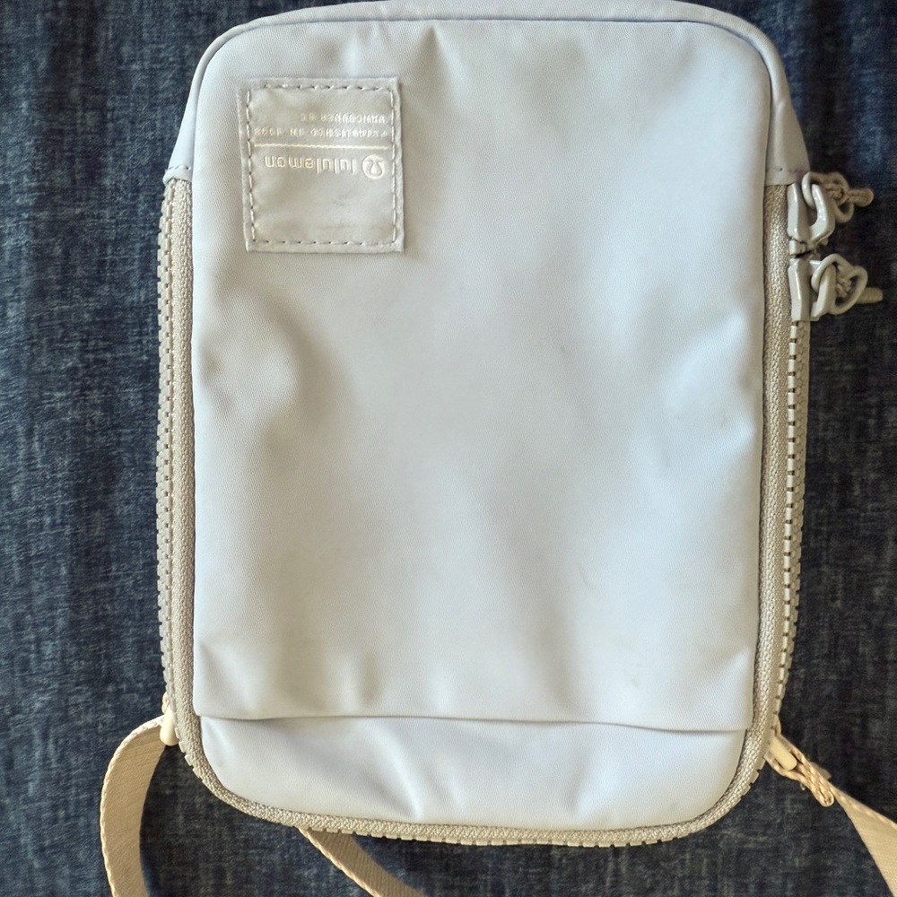 Lululemon Athletica White Toiletry Bag Compact and Durable